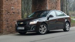 Chevrolet Cruze Sedan 1.8 141KM - galeria redakcyjna 2 - lewy bok