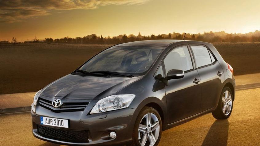 Toyota Auris I Hatchback 5d Facelifting 2.0 D-4D DPF 126KM 93kW 2009-2012