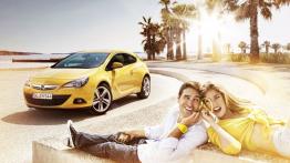 Opel Astra GTC 2012 - przód - reflektory wyłączone
