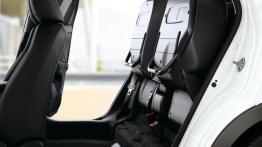 Honda Civic 2012 - tylna kanapa złożona, widok z boku