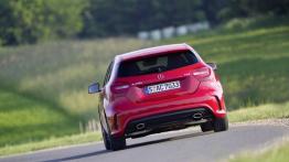 Mercedes A 200 CDI (W176) 2012 - widok z tyłu