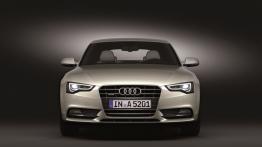 Audi A5 Sportback 2012 - przód - reflektory włączone