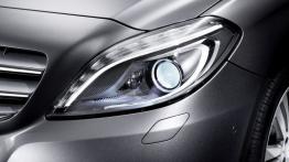 Mercedes B200 CDI 2012 - lewy przedni reflektor - włączony