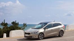 Kia ceed Sportswagon II (2012) - lewy bok