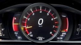 Volvo V40 II 1.6 T3 150KM - galeria redakcyjna (2) - zestaw wskaźników