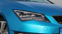 Seat Leon III ST - galeria redakcyjna (2) - prawy przedni reflektor - wyłączony
