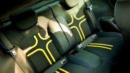 Opel Adam 1.4 100KM - galeria redakcyjna (2) - tylna kanapa