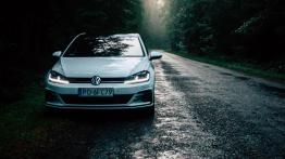 Volkswagen Golf GTI 2.0 TSI 245 KM - galeria redakcyjna (2) - widok z przodu