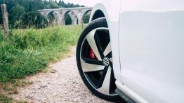 Volkswagen Golf GTI 2.0 TSI 245 KM - galeria redakcyjna (2)