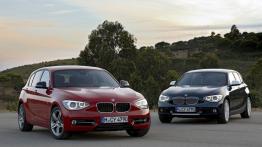 BMW 118i 2012 - przód - reflektory włączone