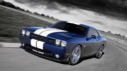 Dodge Challenger SRT8 392 - widok z przodu
