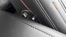 Volvo V40 II 1.6 T3 150KM - galeria redakcyjna (2) - sterowanie regulacją foteli