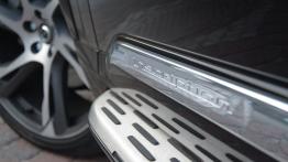 Volvo XC90 II - galeria redakcyjna (2) - emblemat boczny