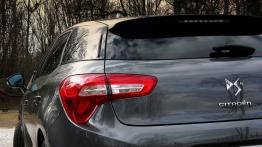 Citroen DS5 2.0 HDi 163KM - galeria redakcyjna - lewy tylny reflektor - wyłączony