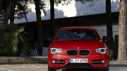 BMW 118i 2012 - przód - reflektory wyłączone