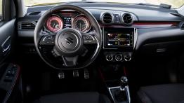 Suzuki Swift Sport - galeria redakcyjna (2) - pe?ny panel przedni