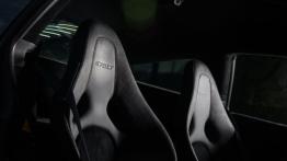 McLaren 675LT (2016) 2/2 - zagłówek na fotelu pasażera, widok z przodu