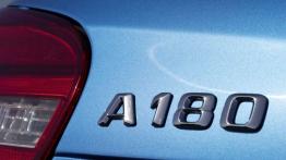 Mercedes A 180 CDI (W176) 2012 - emblemat