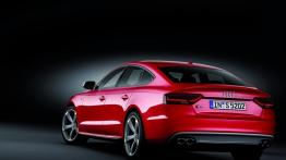 Audi S5 Sportback 2012 - tył - reflektory włączone