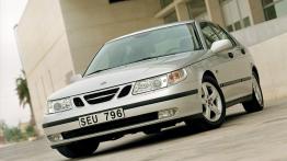 Saab 9-5 2002 - widok z przodu