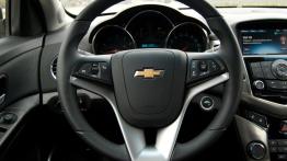 Chevrolet Cruze Sedan 1.8 141KM - galeria redakcyjna 2 - kierownica