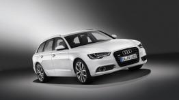 Audi A6 Avant V6 TDI 2012 - przód - reflektory włączone