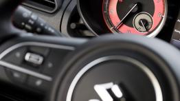 Suzuki Swift Sport - galeria redakcyjna (2) - pe?ny panel przedni