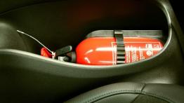 Opel Adam 1.4 100KM - galeria redakcyjna (2) - gaśnica w tylnym schowku