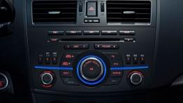 Mazda 3 hatchback 2012 - konsola środkowa