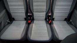 Volkswagen Touran 2.0 TDI 150 KM (wnętrze) - galeria redakcyjna - tylna kanapa
