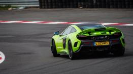 McLaren 675LT (2016) 2/2 - widok z tyłu