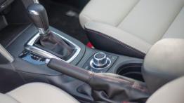 Mazda CX-5 2.2 SKYACTIV-D 175KM - galeria redakcyjna (2) - tunel środkowy między fotelami