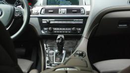 BMW Seria 6 F06 Gran Coupe 640d 313KM - galeria redakcyjna (2) - konsola środkowa