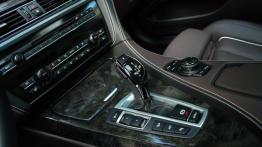 BMW Seria 6 F06 Gran Coupe 640d 313KM - galeria redakcyjna (2) - skrzynia biegów