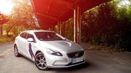 Volvo V40 II 1.6 T3 150KM - galeria redakcyjna (2) - widok z przodu