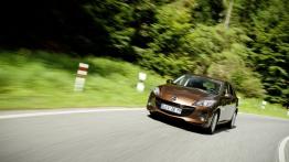 Mazda 3 hatchback 2012 - widok z przodu