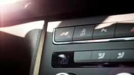 Seat Leon III Cupra 5d - galeria redakcyjna (2) - przyciski na konsoli środkowej