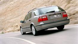 Saab 9-5 2002 - widok z tyłu