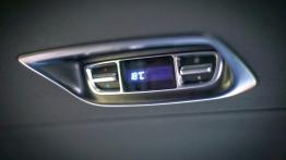 Mercedes Klasa V II BlueTEC - galeria redakcyjna (2) - panel sterowania nawiewem z tyłu