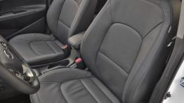 Kia Rio hatchback 2012 - fotel kierowcy, widok z przodu