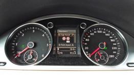 Volkswagen CC 2.0 TDI CR 177KM - galeria redakcyjna (2) - zestaw wskaźników