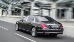 Mercedes-Maybach S 600 (X 222) - widok z tyłu