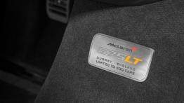 McLaren 675LT (2016) - tabliczka modelu