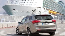 Kia ceed Sportswagon II (2012) - widok z tyłu
