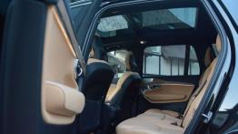 Volvo XC90 II - galeria redakcyjna (2) - szyberdach od wewnątrz - widok z tyłu