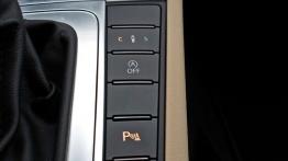 Volkswagen CC 2.0 TDI CR 177KM - galeria redakcyjna (2) - przyciski na tunelu środkowym