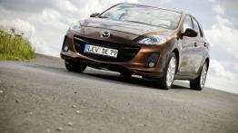 Mazda 3 hatchback 2012 - widok z przodu