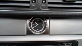 Volkswagen CC 2.0 TDI CR 177KM - galeria redakcyjna (2) - zegarek