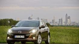 Mazda 3 hatchback 2012 - widok z przodu