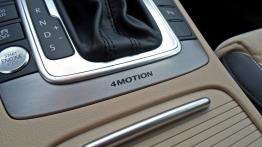 Volkswagen CC 2.0 TDI CR 177KM - galeria redakcyjna (2) - tunel środkowy między fotelami